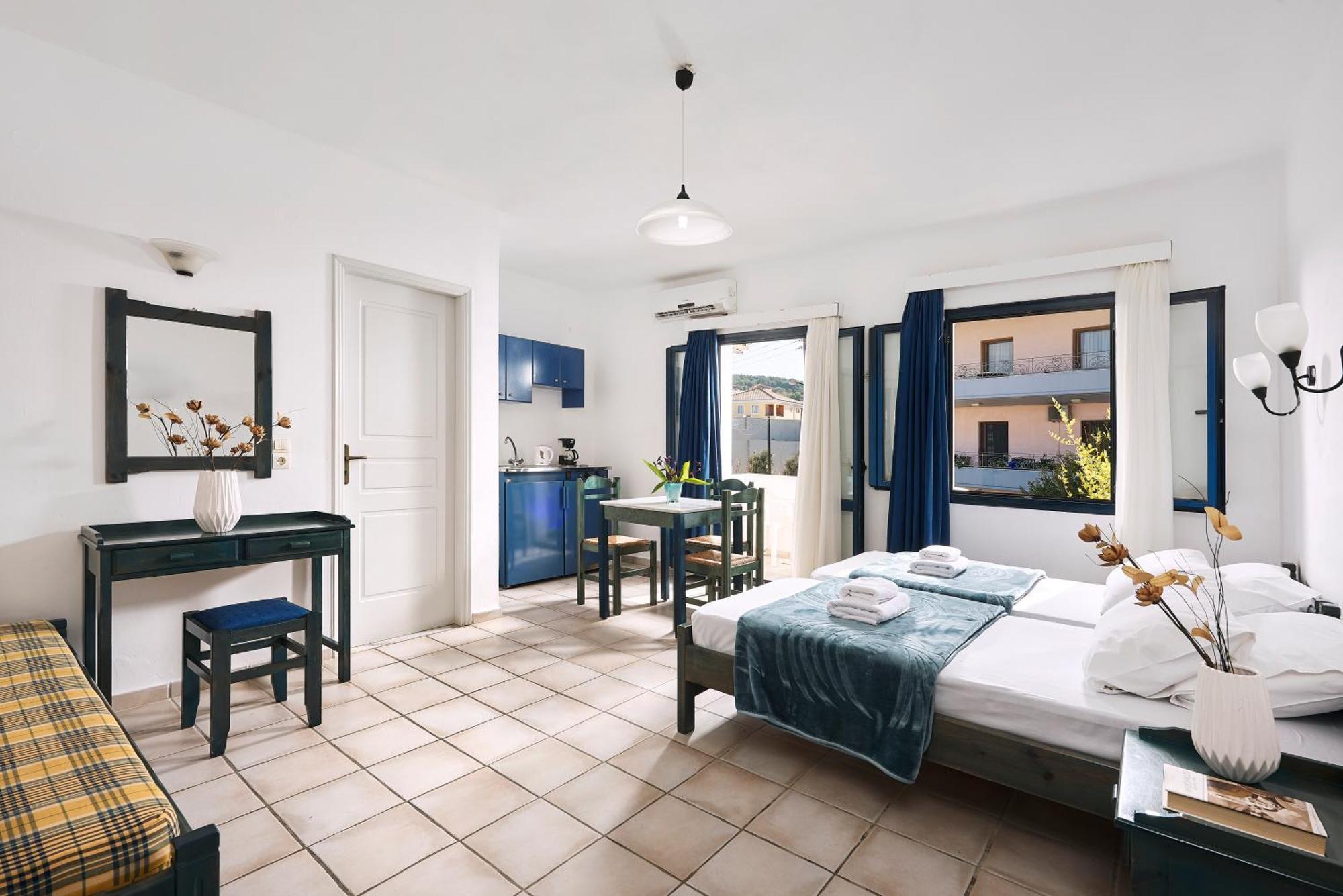 Eva Suites & Apartments Agia Marina Værelse billede