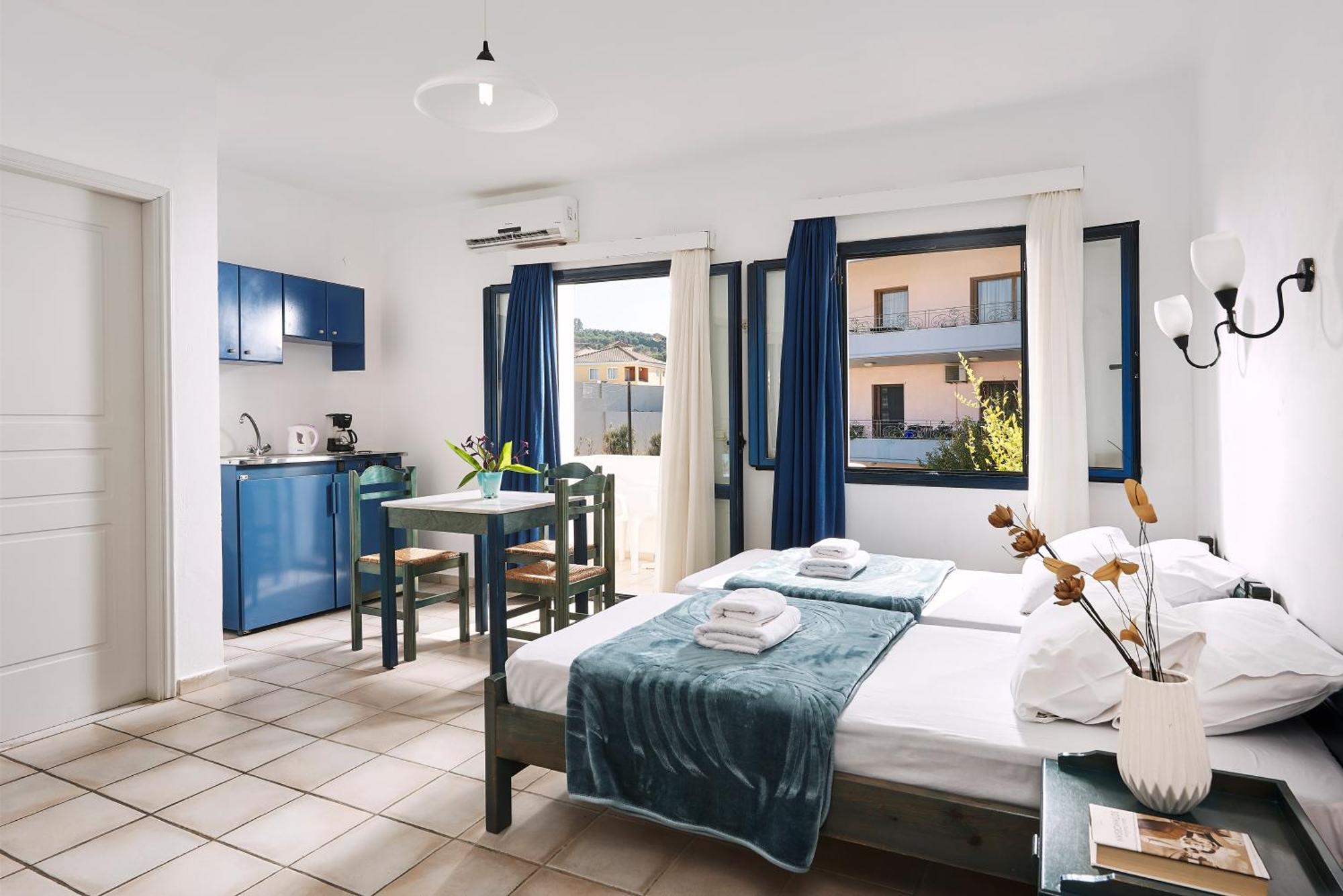 Eva Suites & Apartments Agia Marina Eksteriør billede