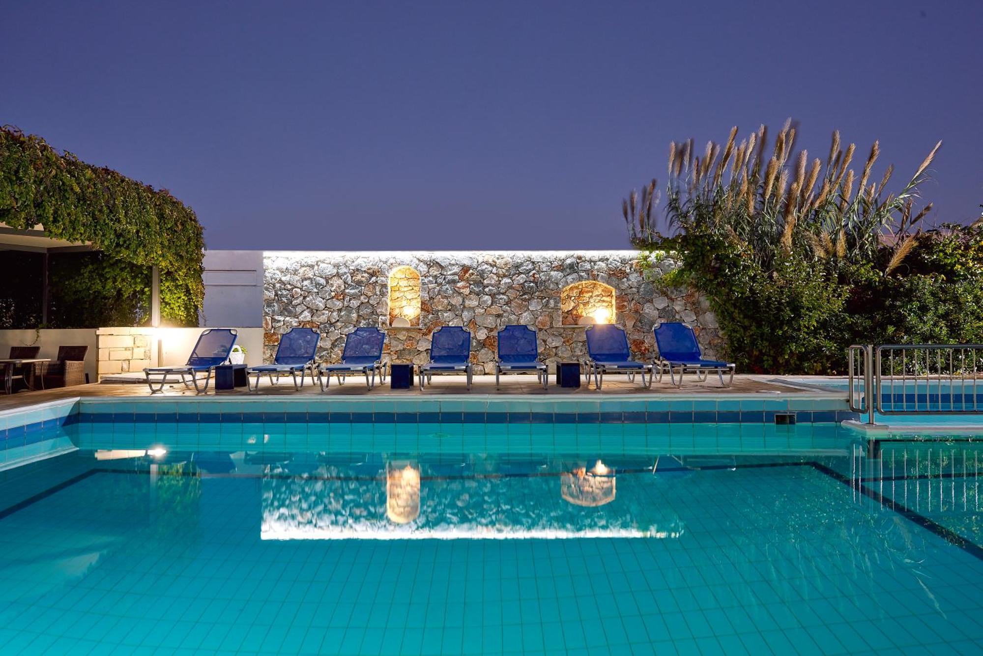 Eva Suites & Apartments Agia Marina Eksteriør billede