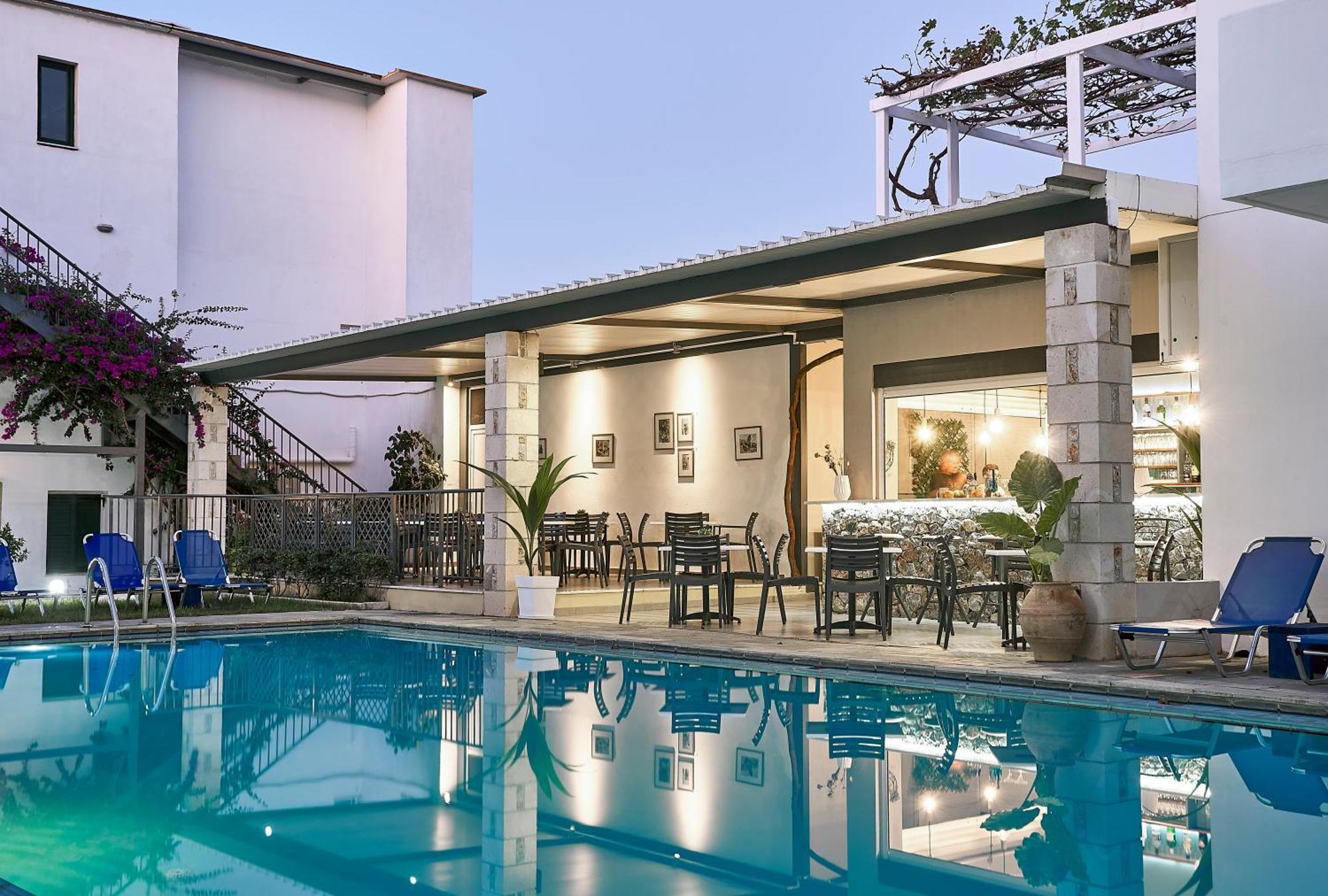 Eva Suites & Apartments Agia Marina Eksteriør billede